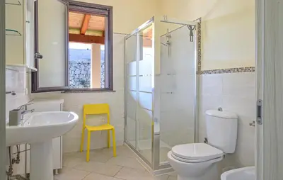 Bagno di 5 Bedroom Gorgeous Home In Brucoli