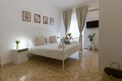 TV o dispositivi per l'intrattenimento presso AMURI HOUSE- Intero appartamento vicino al MARE e ORTIGIA