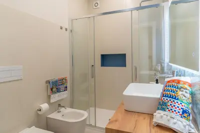 Bagno di Villa Benazar - Luxury Suite 150m to the sea