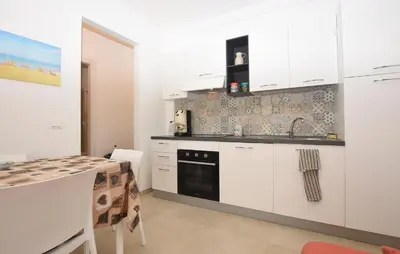 Cucina o angolo cottura di 1 Bedroom Lovely Apartment In Marzamemi