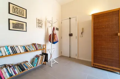 Biblioteca nell'appartamento
