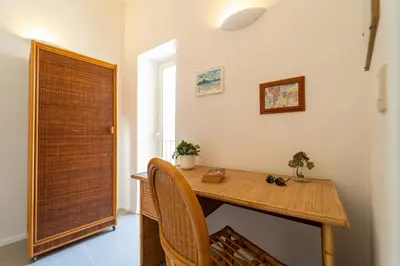 Planimetria di GuestHost - Pam's Seaview Apartment