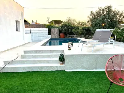 Piscina di Elsa Holiday Home o nelle vicinanze
