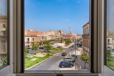 Vista generica su Siracusa o vista sulla città dall'interno dell'appartamento