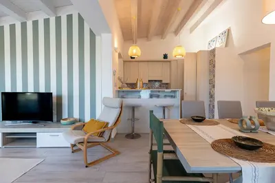 TV o dispositivi per l'intrattenimento presso Villa Elysian con piscina privata