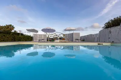 Piscina di Villa Elysian con piscina privata o nelle vicinanze