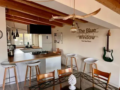 Area soggiorno di The Blue Window - Apartment - 300m from sea