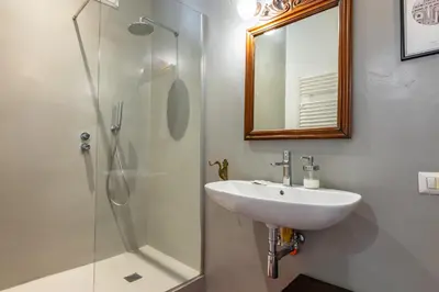 Bagno di GuestHost - Elegant Apartment near Castello Ursino