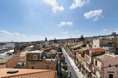 Vista generica su Ragusa o vista sulla città dall'interno dell'affittacamere