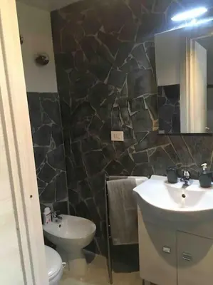 Bagno di La casa al teatro