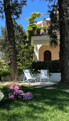 Giardino di Numeroquattro- Light blue appartamento in Villa con giardino e piscina