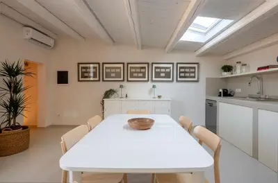Planimetria di Casa Sabi, intima, luminosa e ampia terrazza
