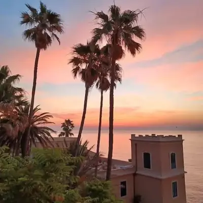 Riccio di Mare - Large and bright flat on the sea
