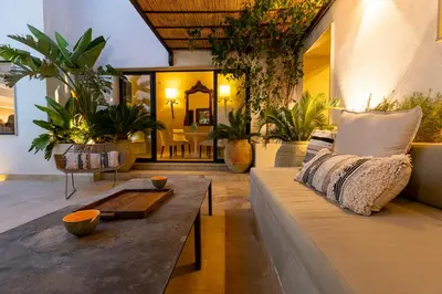 Area soggiorno di Secret Riad con piscina privata