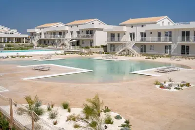 Piscina di GuestHost - Borgo 84 Marzamemi - Oasi Smeralda o nelle vicinanze