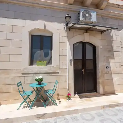 Paolino Home And Rooms