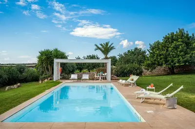 Piscina di VILLA RAMUNNA 6, Emma Villas o nelle vicinanze