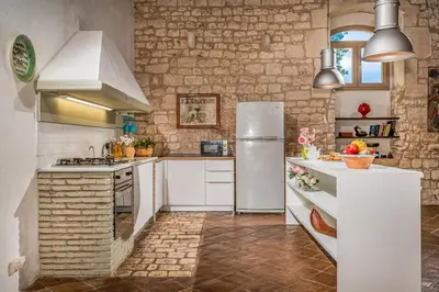 Cucina o angolo cottura di VILLA RAMUNNA 6, Emma Villas
