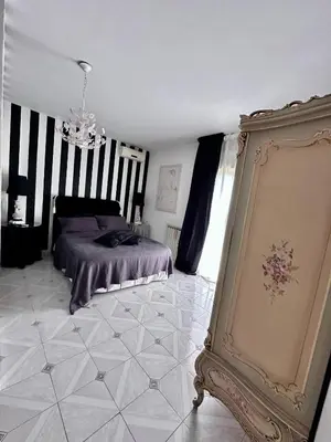 Letto o letti in una camera di Seb's Flat - Home of the Sun & Colors, Free Wi-Fi , AC, SmartTV