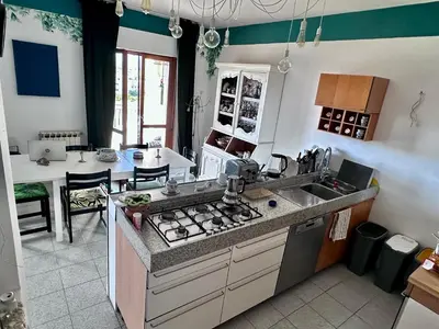 Cucina o angolo cottura di Seb's Flat - Home of the Sun & Colors, Free Wi-Fi , AC, SmartTV