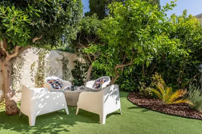Giardino di Gianna e Mimmo Apartments with Garden by Wonderful Italy