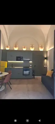 Area soggiorno di Moon Art design unico e vasca idromassaggio doppia