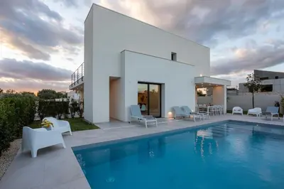 Piscina di ISULATRAVEL - Villa Nerissa o nelle vicinanze