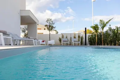 Piscina di ISULATRAVEL - Villa Nerissa o nelle vicinanze