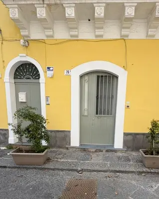 Facciata o entrata di Casa di Greta in centro