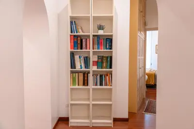 Biblioteca nell'appartamento