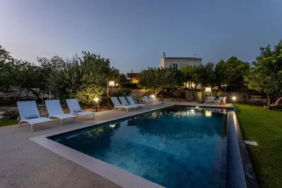 Piscina di Baglio La Corte - IsulaTravel o nelle vicinanze