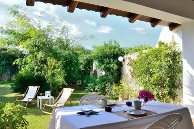 Giardino di Villa Sole con accesso diretto alla spiaggia