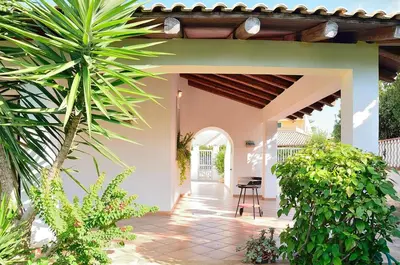 Giardino di Villa Sole con accesso diretto alla spiaggia