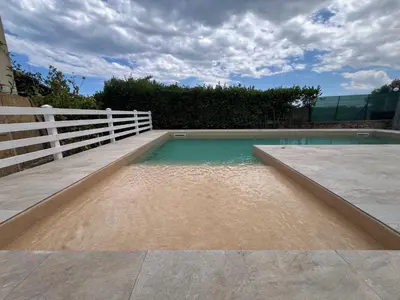 Piscina di HELOROS HOLIDAY VILLAS - Villa Garden Chic o nelle vicinanze