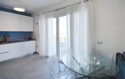 Cucina o angolo cottura di Nice Home In Augusta With Wifi
