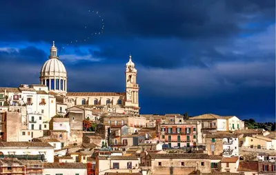 Vista generica su Ragusa o vista sulla città dall'interno dell'appartamento