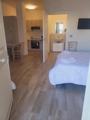 Cucina o angolo cottura di HOUSE AIRPORT Catania 3