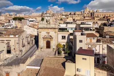 Vista generica su Noto o vista sulla città dall'interno della casa vacanze