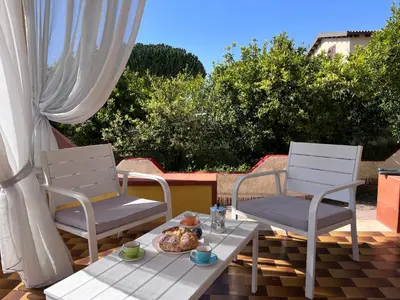 Area soggiorno di Villa Valentina casa vacanze fontane Bianche