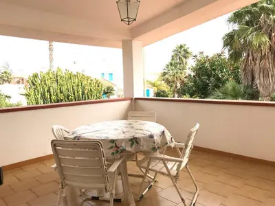 Balcone o terrazza di Appartamento con veranda primo piano