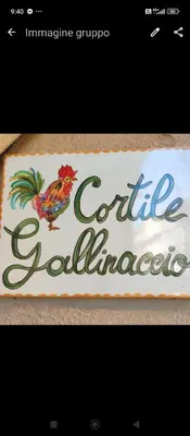 Certificato, attestato, insegna o altro documento esposto da Le case del cortile 2