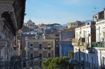 Vista generica su Catania o vista sulla città dall'interno dell'affittacamere