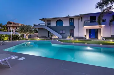 Piscina di Villa Teocrito Piscina & Mare o nelle vicinanze