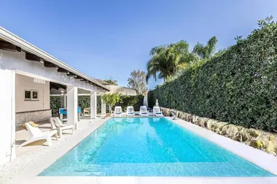 Piscina di Villa Sacramento by Villa Plus o nelle vicinanze