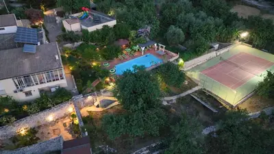 Piscina di Villamodica a family villa 20 min from the beach o nelle vicinanze