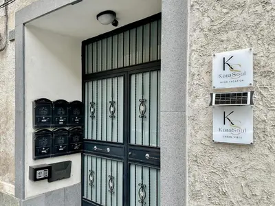 Certificato, attestato, insegna o altro documento esposto da KataSoul Urban Vibes - Catania Centro Storico - Moderno - Balcone - 4 Posti Letto