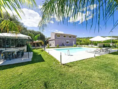 Piscina di Villa Giugiò by Interhome o nelle vicinanze