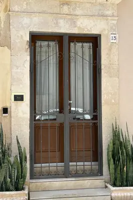 Facciata o entrata di Ermes Ares
