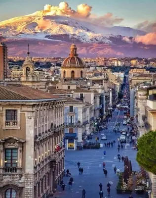 Vista generica su Catania o vista sulla città dall'interno della casa vacanze