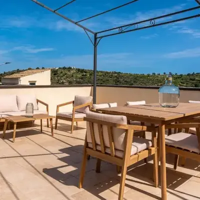 Casa Verga con Terrazza by Wonderful Italy